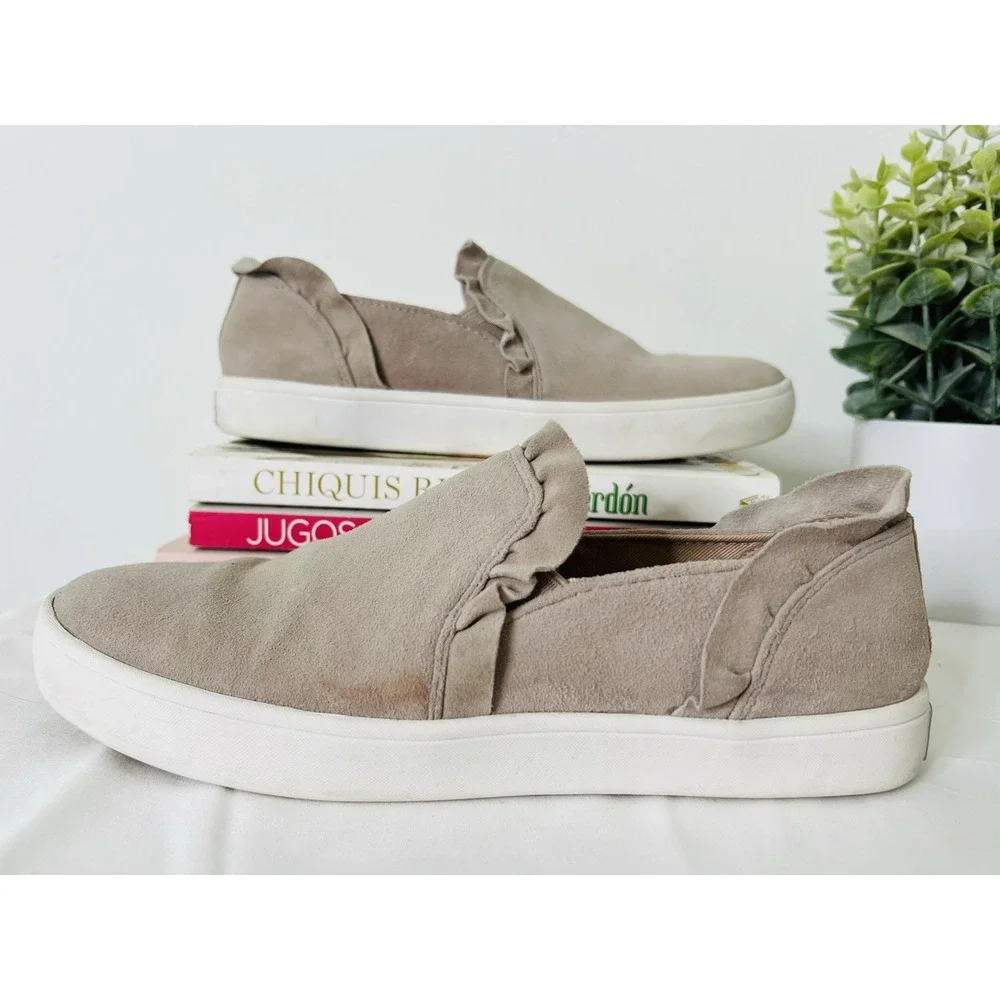 Kate Spade New York Women's Lilly Ruffle Suede Gray Slip-On Sneakers Shoes Sz 6M